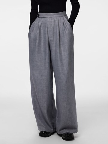 PIECES Regular Pants 'PCNINA' in Grey: front