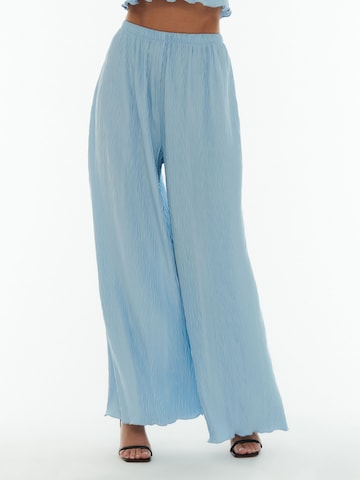 ABOUT YOU x Laura Giurcanu Loose fit Trousers 'Christin' in Blue: front