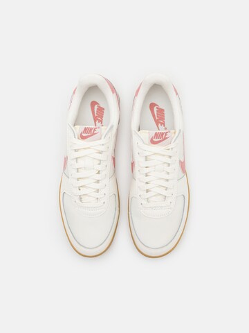 Nike Sportswear Rövid szárú sportcipők 'Field General '82' - fehér: alul