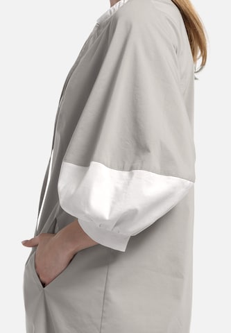 Robe HELMIDGE en gris