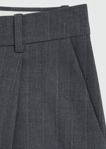 MANGO Loosefit Kalhoty se sklady v pase 'Tauro' – šedá