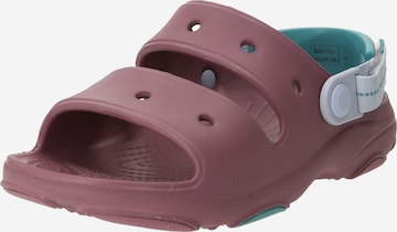 Chaussures ouvertes Crocs en violet : devant