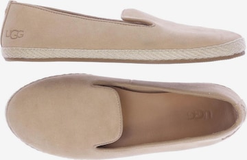 UGG Flats & Loafers in 37,5 in Beige: front