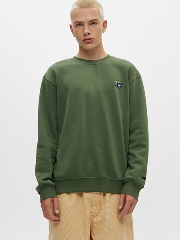 Felpa di Pull&Bear in verde: frontale