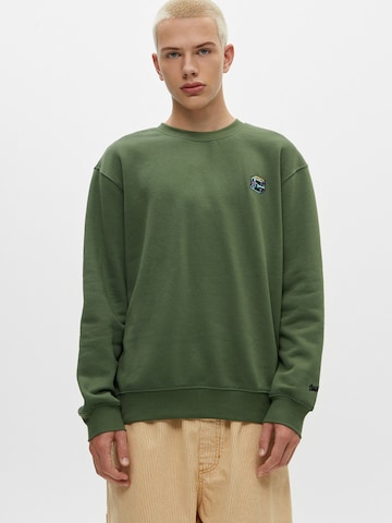 Pull&Bear Sweatshirt in Green: front