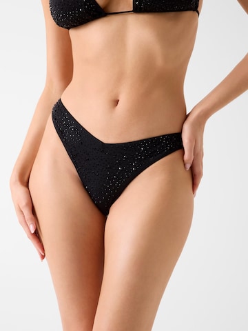 GUESS Bikinihose in Schwarz: Vorderseite