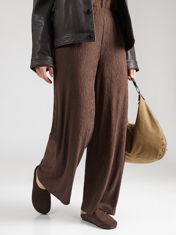 Wide leg Pantaloni 'CARREINA' de la ONLY Carmakoma pe maro: față