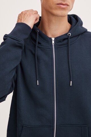 !Solid Zip-Up Hoodie in Blue