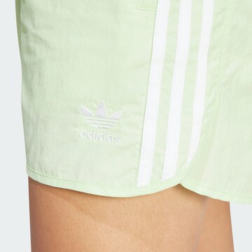 Regular Pantaloni 'Adicolor Classics Sprinter' de la ADIDAS ORIGINALS pe verde