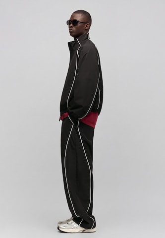 Bershka Baggy Byxa i svart