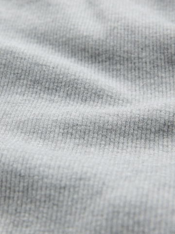 The Set Top in Grey