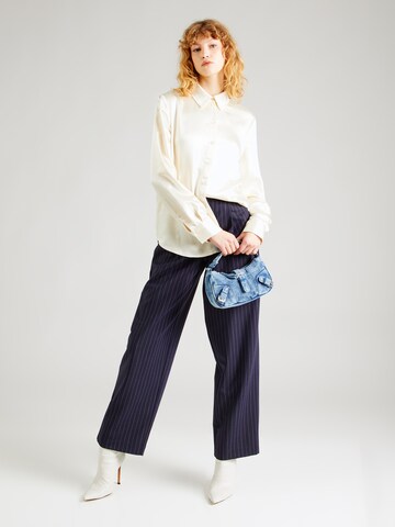 Y.A.S Wide leg Pleat-front trousers 'PINLOU' in Blue