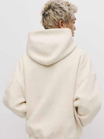 Felpa di Pull&Bear in bianco