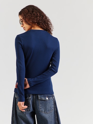 Tricou 'Cody' de la TOMMY HILFIGER pe albastru