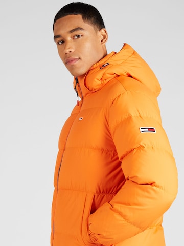 Tommy Jeans Zimska jakna 'ESSENTIAL' | oranžna barva