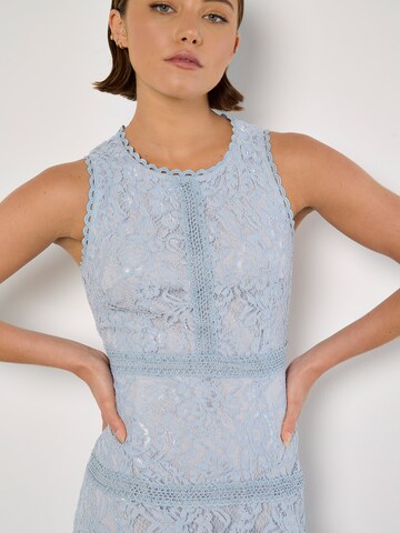 Robe ' ' Apricot en bleu