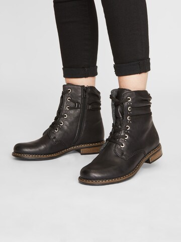 Bottines à lacets Rieker en noir : devant