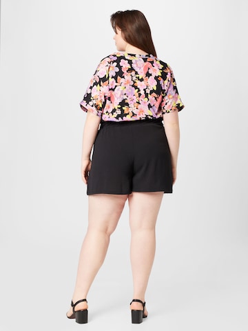 ABOUT YOU Curvy Loosefit Veckad byxa 'Lia' i svart