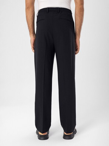 Antioch Loose fit Trousers with creases in Black
