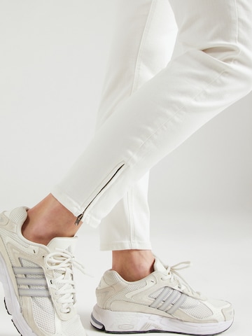 QS Skinny Jeans 'Sadie' in White