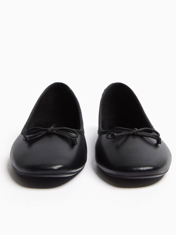 Bershka Ballet Flats in Black