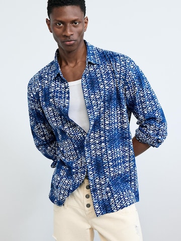 Coupe regular Chemise Desigual en bleu : devant