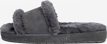 Minnetonka Slipper 'Loni' in Grey: front