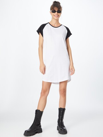 Robe Urban Classics en blanc