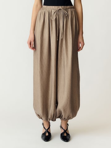 YAS - regular Pantalón 'HALLY' en beige: frente