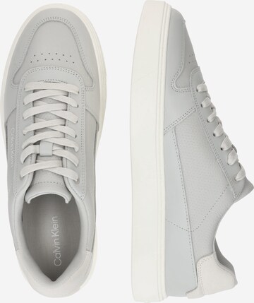 Calvin Klein Sneakers low i grå