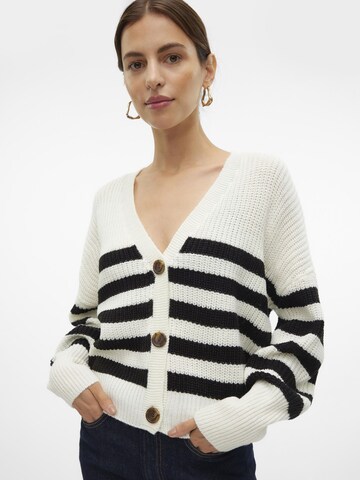 VERO MODA Πλεκτή ζακέτα 'VMLEA' σε λευκό