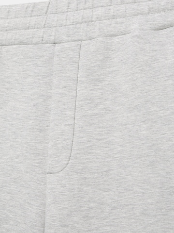 Pull&BearBaggy Hlače - siva boja