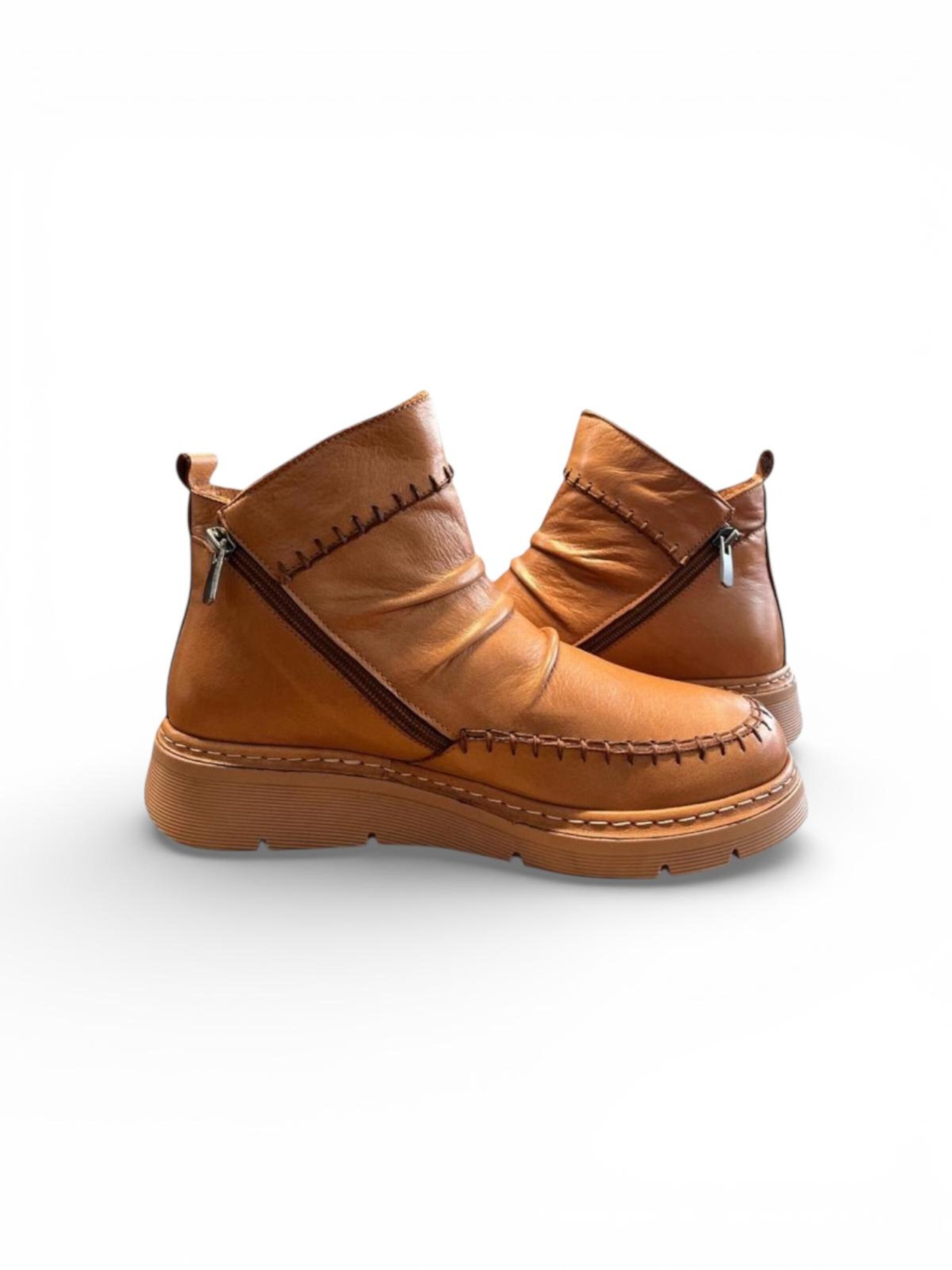 Begoria Boots in Beige