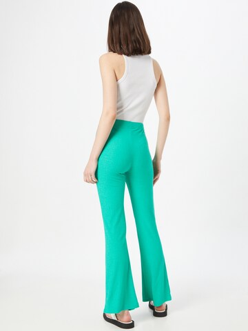 PIECES Flared Leggings 'Ribbi' in Groen