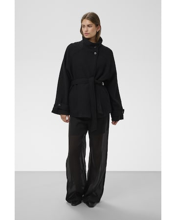 Veste mi-saison 'Angelina' SOAKED IN LUXURY en noir