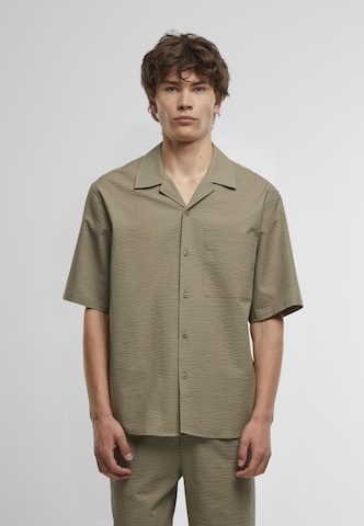 Urban Classics Comfort fit Button Up Shirt in Green