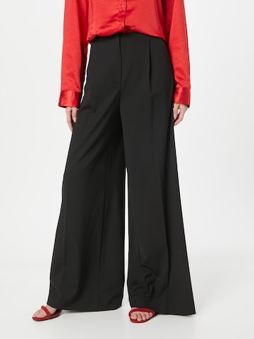 COMMA Wide leg Pleat-front trousers in Black: front