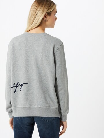TOMMY HILFIGER Sweater in Grau