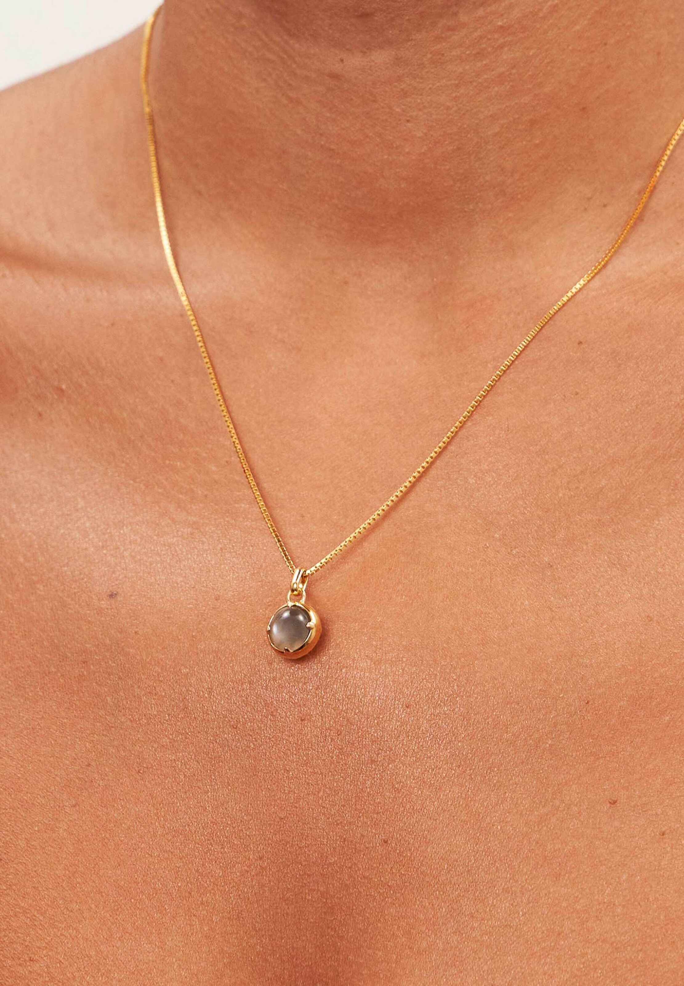 Stilnest Ketting in Goud: voorkant