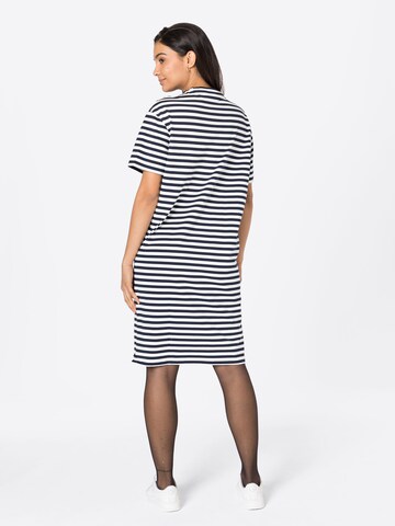 Robe LACOSTE en bleu