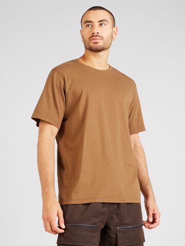 T-Shirt 'The Essential' LEVI'S ® en marron : devant
