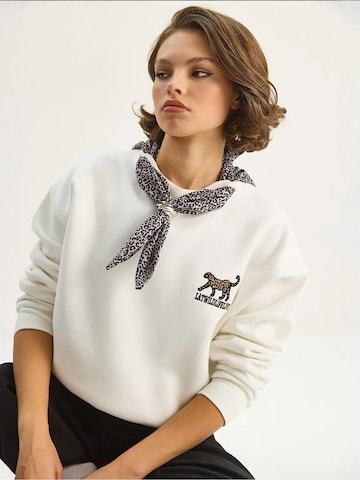 Bianco Lucci Sweatshirt in White