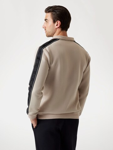 GUESS Sportsweatjacke 'Mickey' in Beige