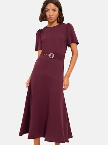 Friends Like These - Vestido en rojo: frente