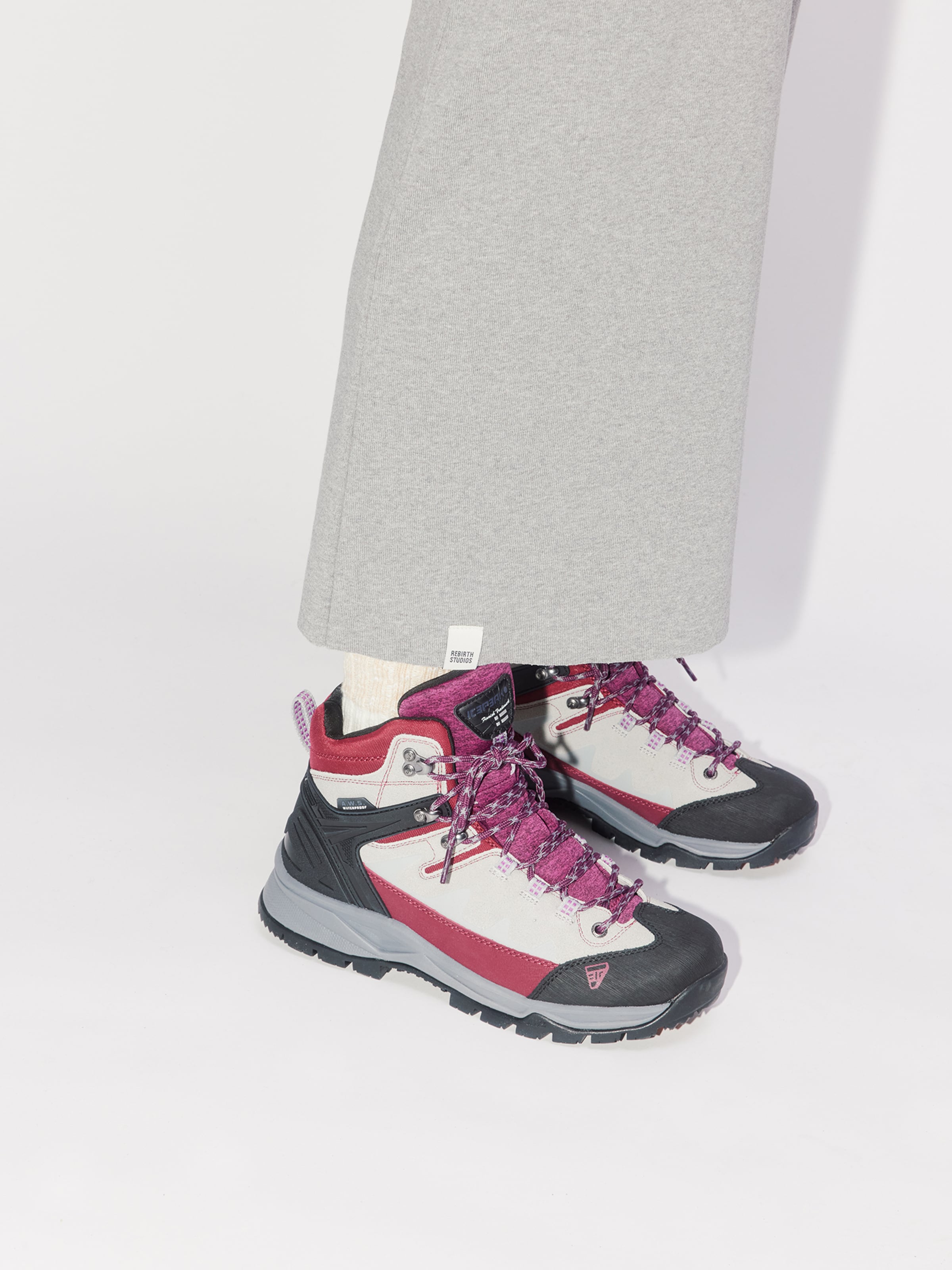 Rochie 'Essential' de la ABOUT YOU REBIRTH STUDIOS pe gri