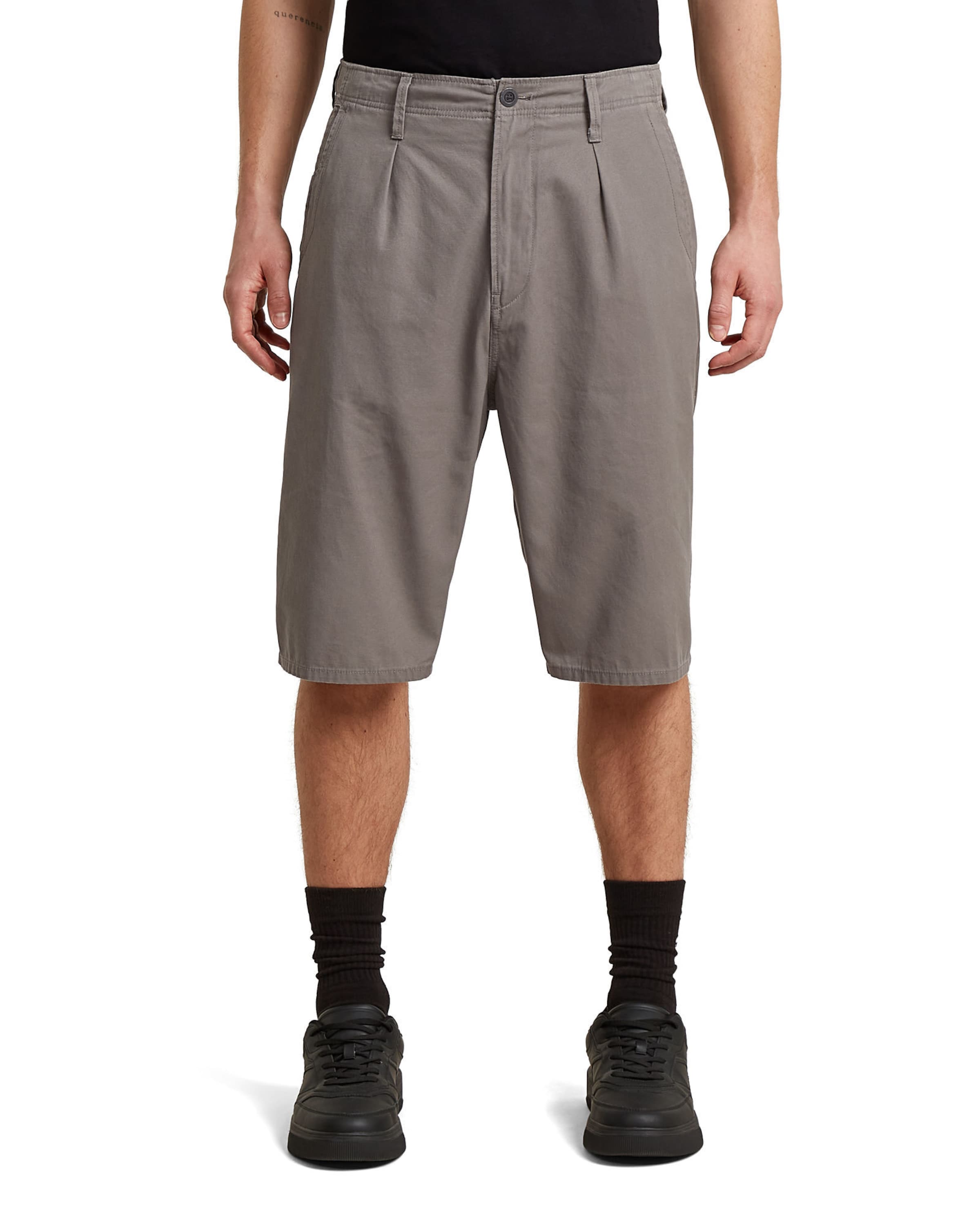 G-STAR Regular Chino 'Pleated Chino Shorts' in Grijs: voorkant