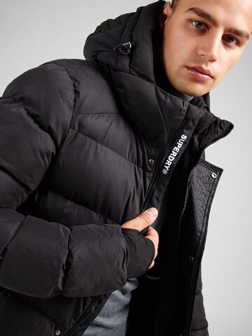 Superdry Winterjacke in Schwarz