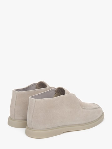 Estro Mocassins in Beige
