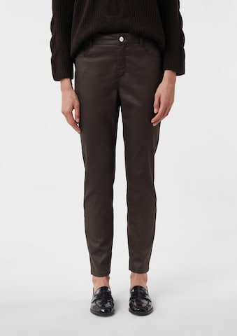 COMMA Slimfit Τζιν σε καφέ: μπροστά