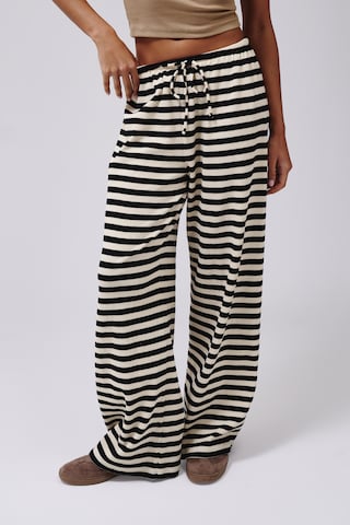 Wide Leg Pantalon South Beach en noir : devant
